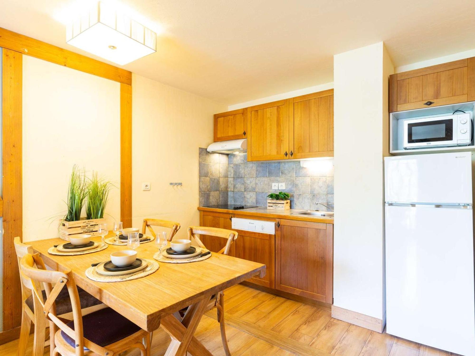 Appartement 10 Pers Avec Piscine, Sauna Et Parking En Centre-Ville De Saint-Lary-Soulan - Fr-1-296-394 Ngoại thất bức ảnh